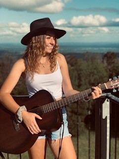 Stallholder – Busker Bianca Buchanan 2